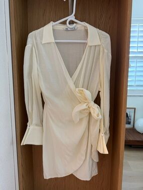 Zara Light Cream Wrap Mini Dress with Waist Tie